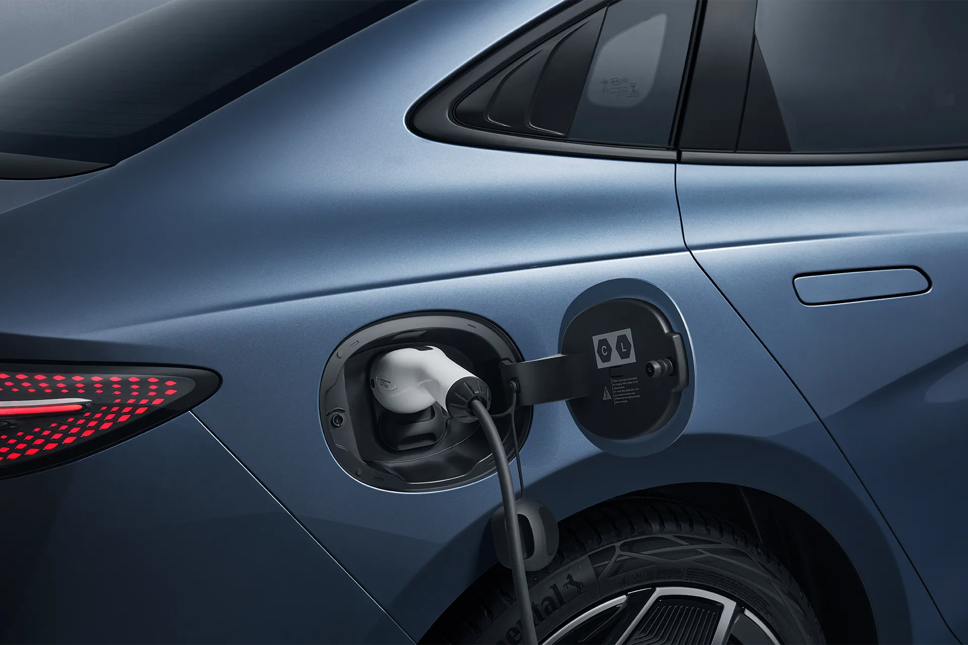 SEAL - Charging Port / Detail