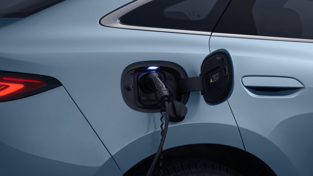 SEAL 6 - Charging Port / Detail
