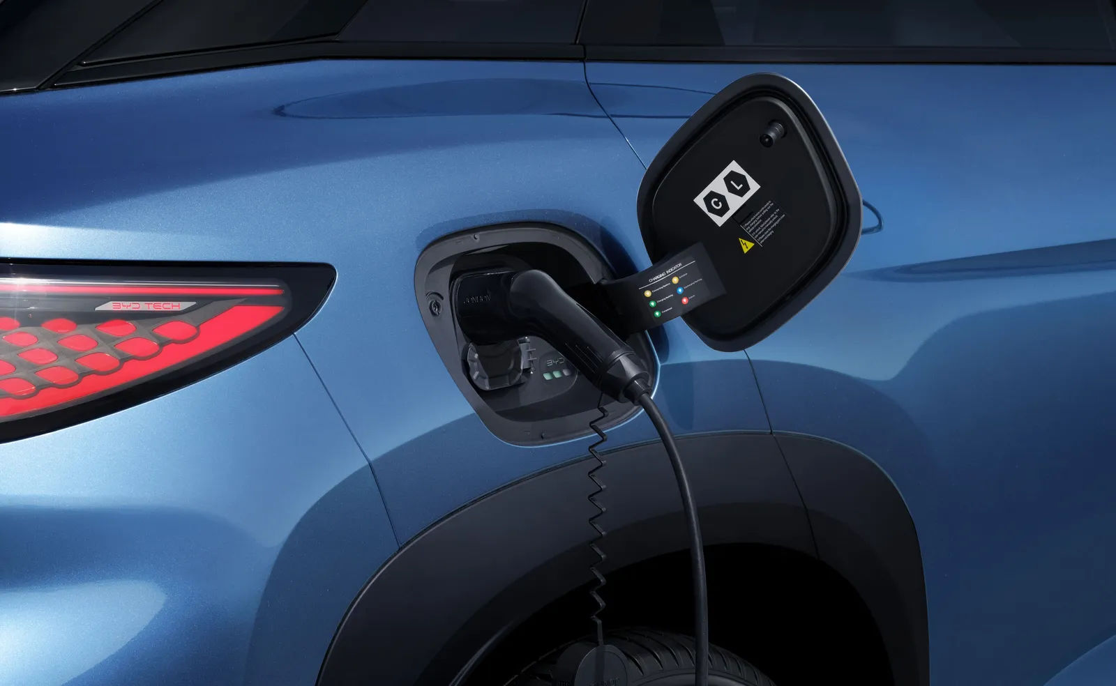 SEALION 7 - Charging Port / Detail
